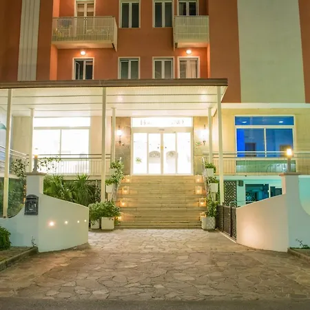 Delfino Milano Marittima